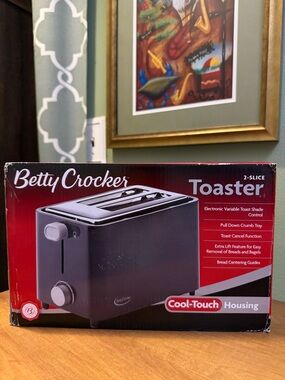 Betty Crocker 2-Slice Cool Wall Toaster - Model BC-2605 - NIB